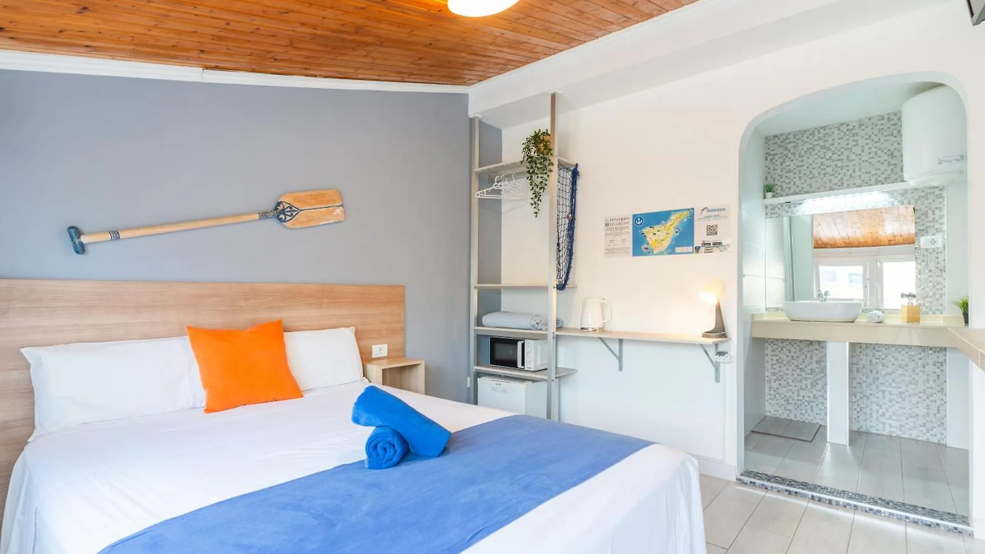 Vendégház Hostel Neon Tenerife Guaza Spanyolország